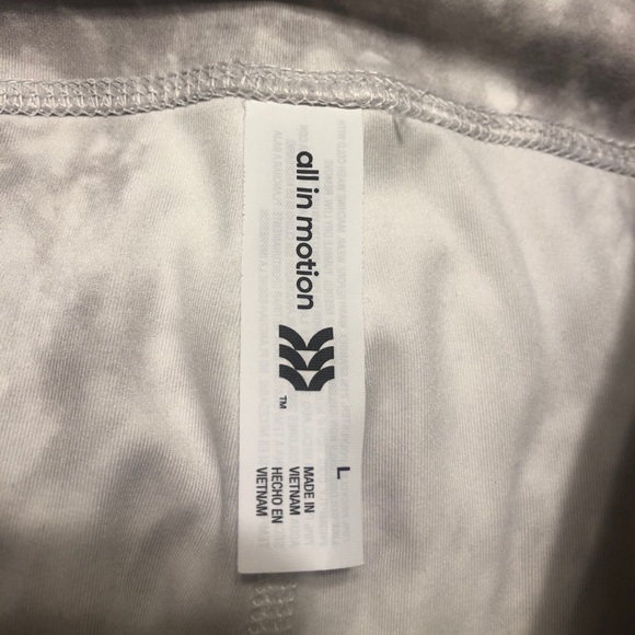 SOLD! All in Motion Marble Premium Leggings - Picture 4 of 4